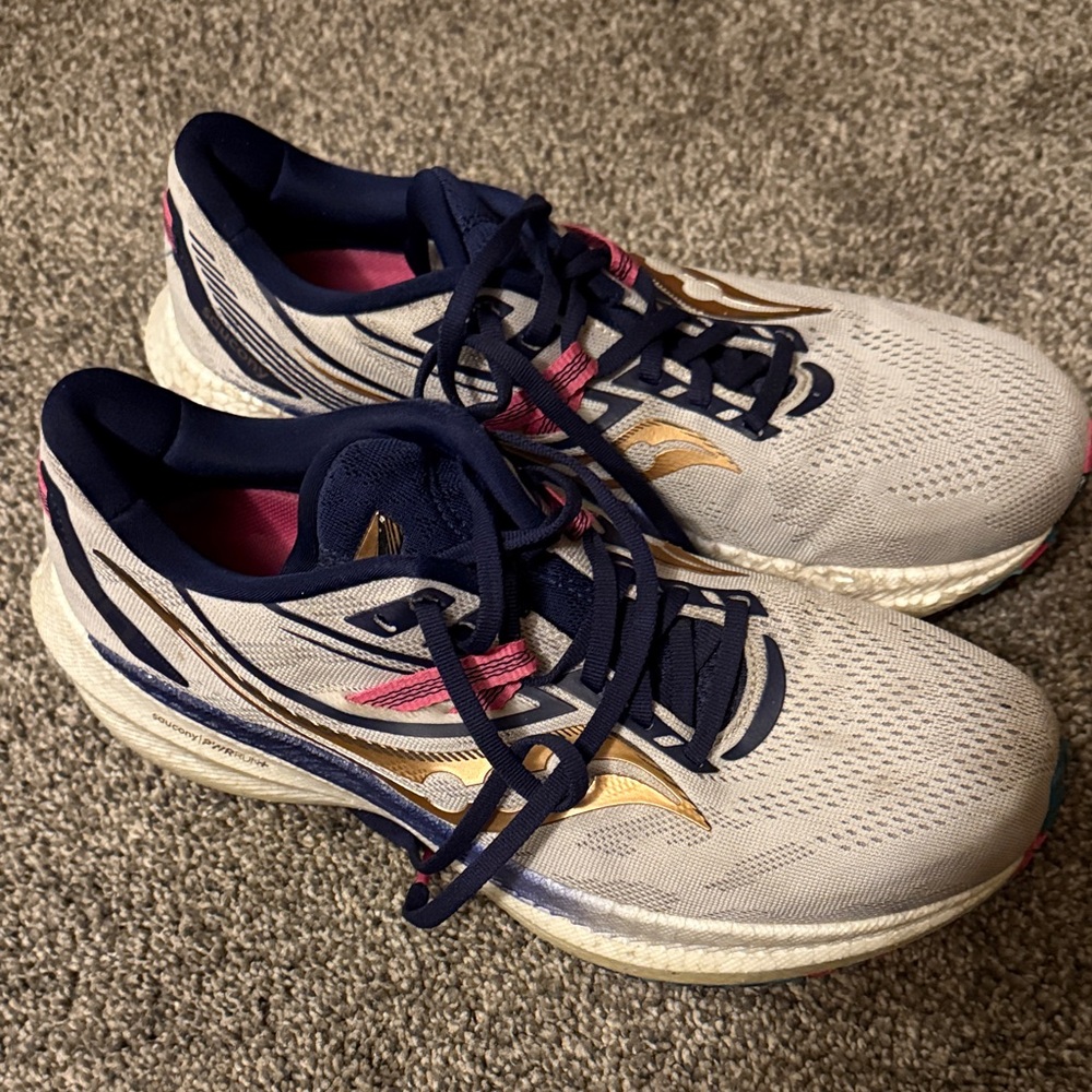 Saucony Women's Athletic Shoes - Cream and Gold